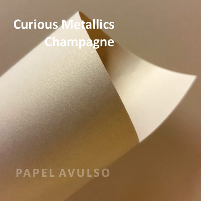 Papel Curious Metallics Champagne